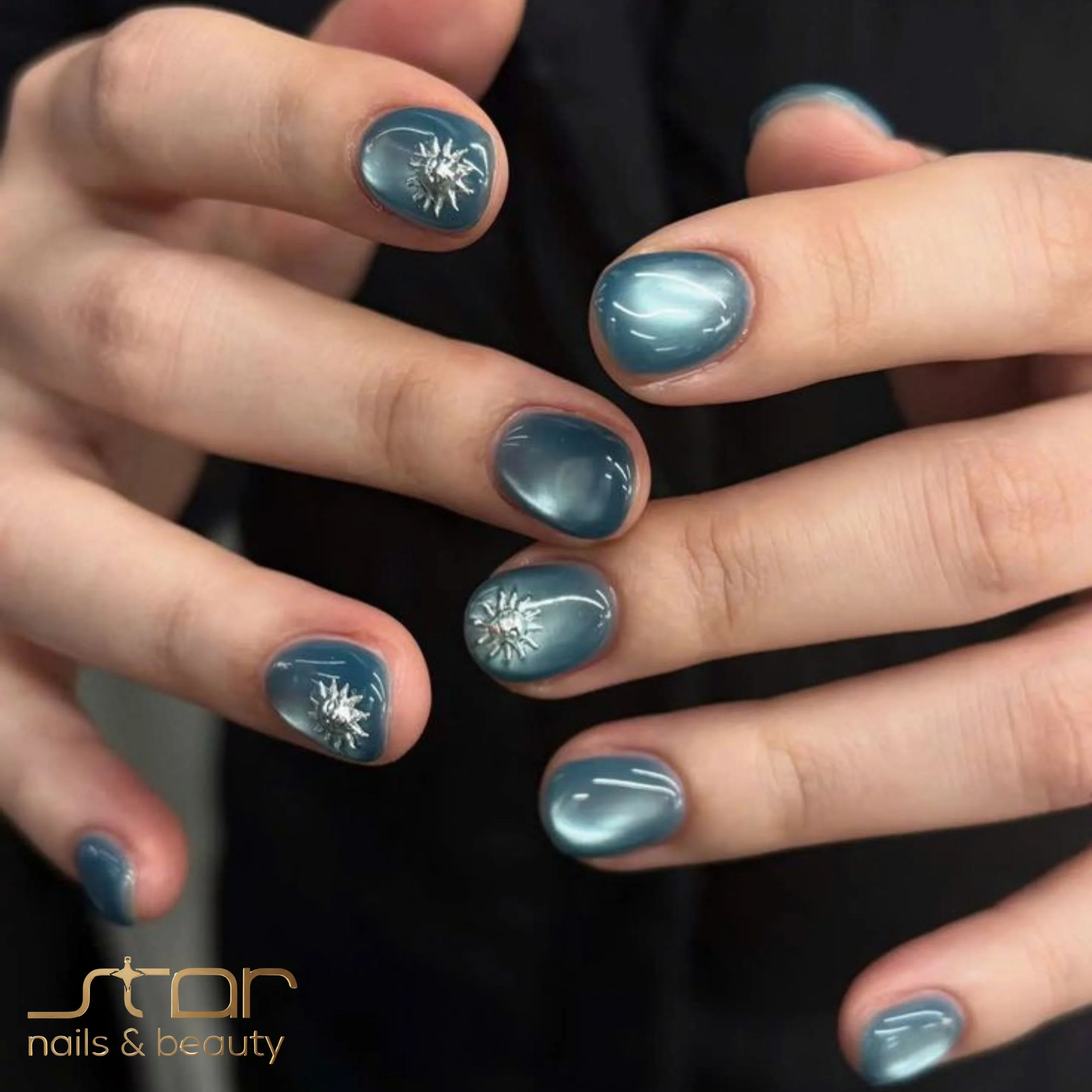 Gel nails art